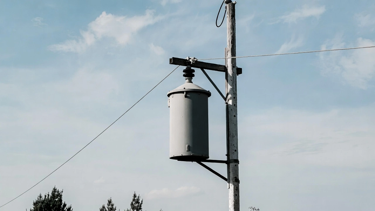 Single Phase Overhead Transformer